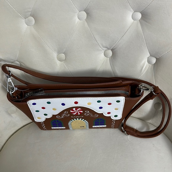Gingerbread house crossbody bag - Picture 2 of 5